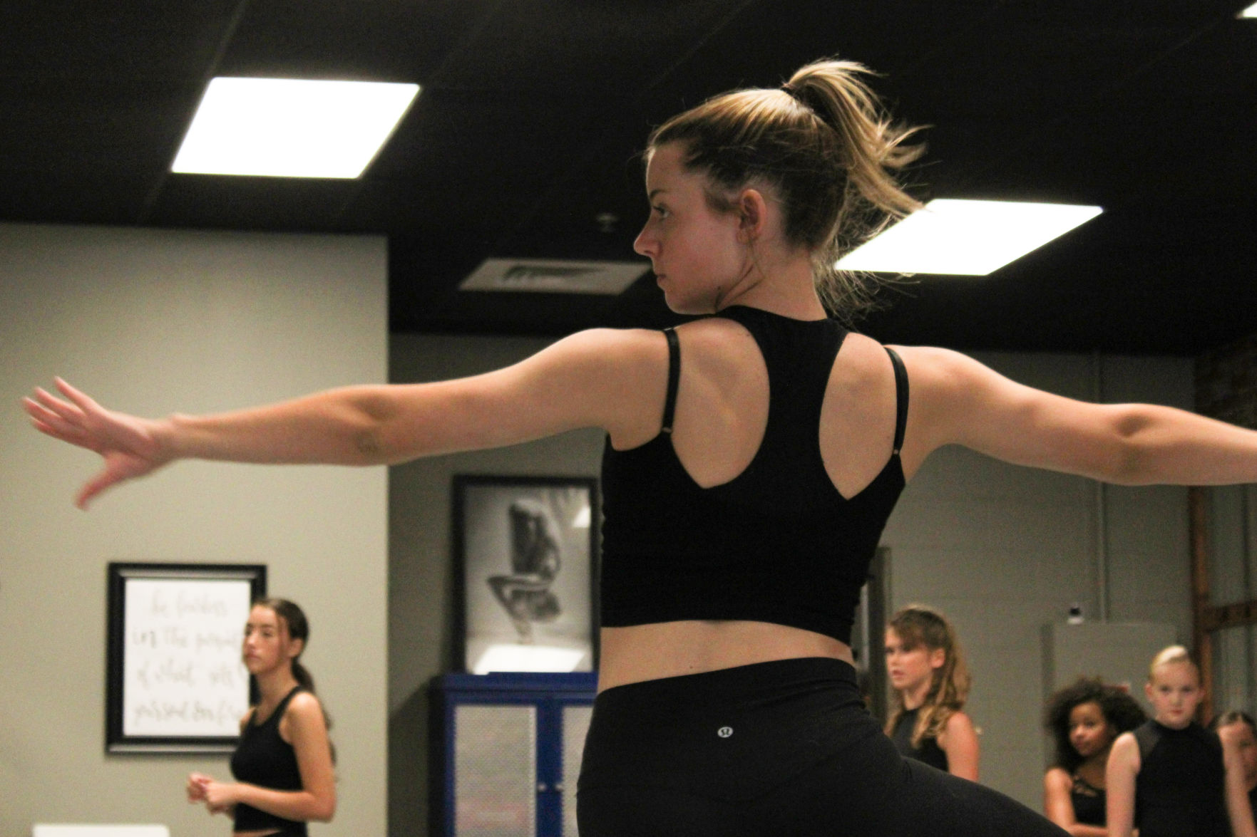 dancers 3.jpg